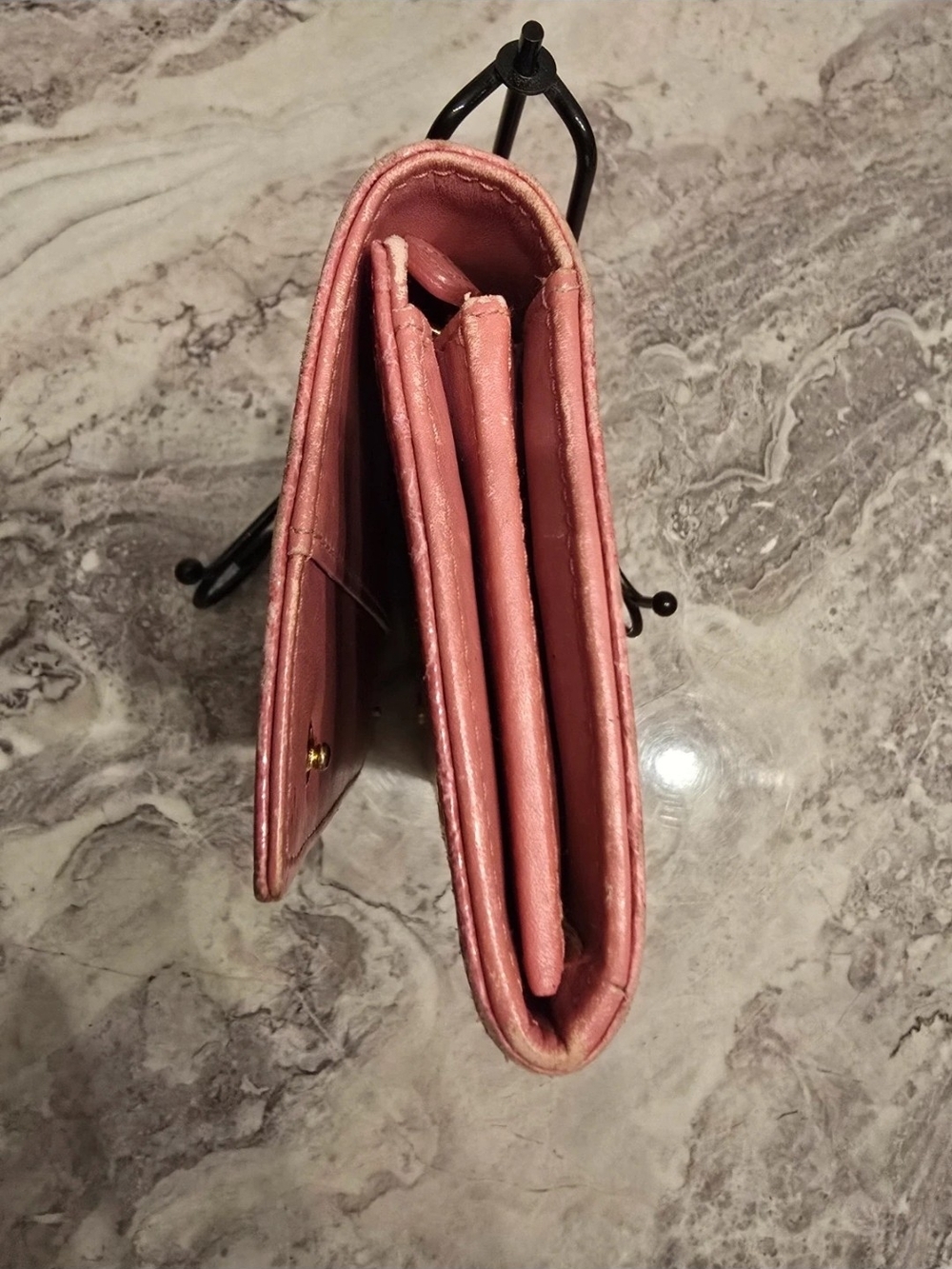 Miu Miu Pink Croc-Embossed Leather Wallet - Picture 7 of 8